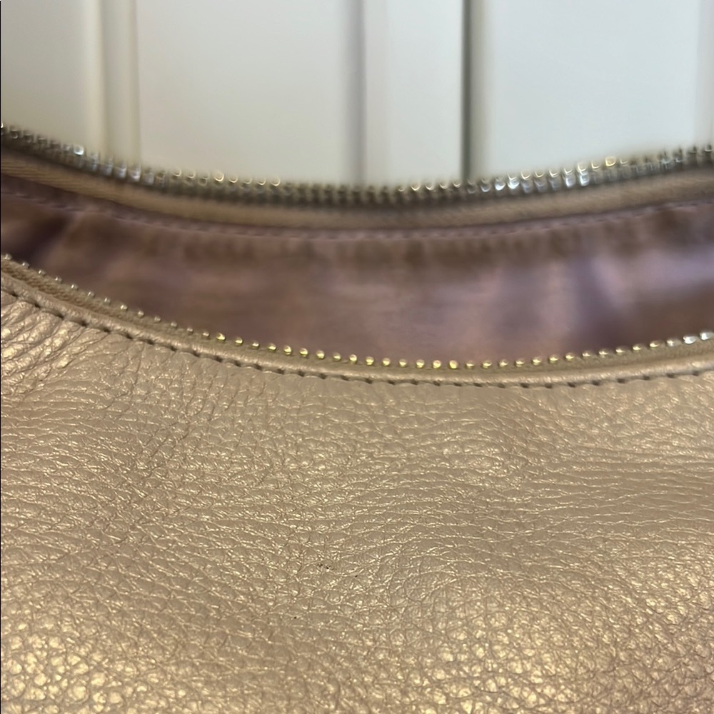 Coach Metallic Tan Shoulder Bag See Slight Callouts In Photos - Picture 14 of 14
